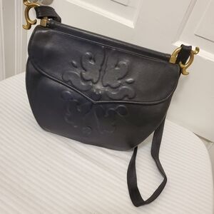 Vintage Carol Hearty Black Crossbody, Classic Versatile